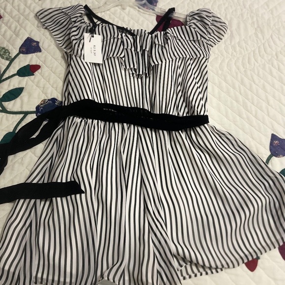 ALI & JAY Pants - Aly & Jay Los Angeles romper black and white